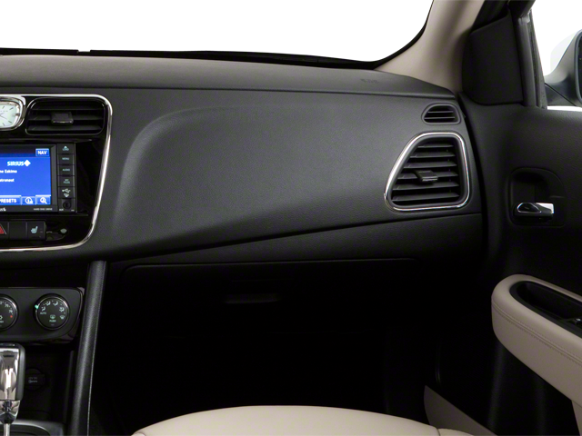 2013 Chrysler 200 4dr Sdn Limited