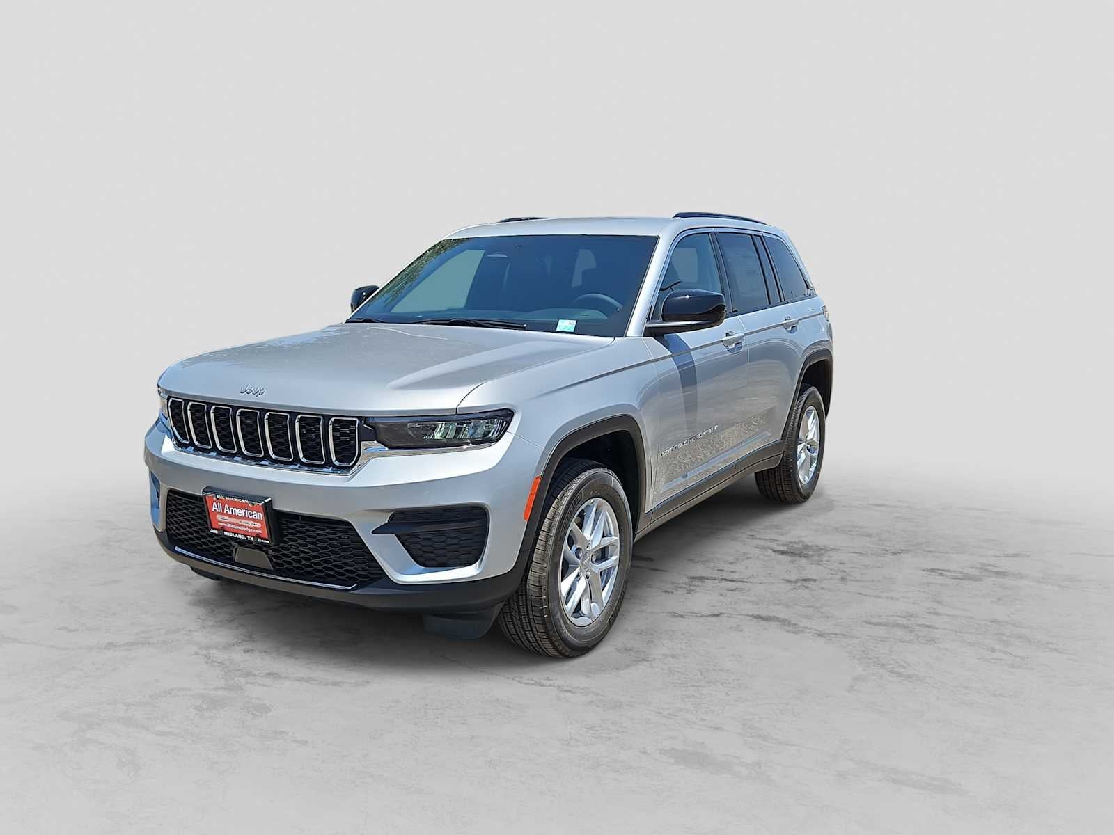2026 Jeep Grand Cherokee Laredo