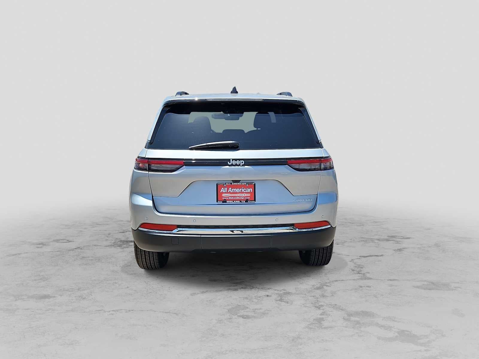 2026 Jeep Grand Cherokee Laredo