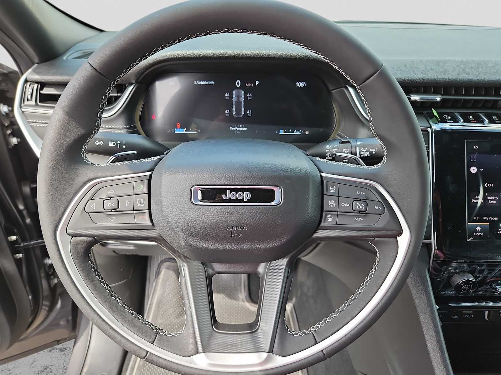 2026 Jeep Grand Cherokee Laredo