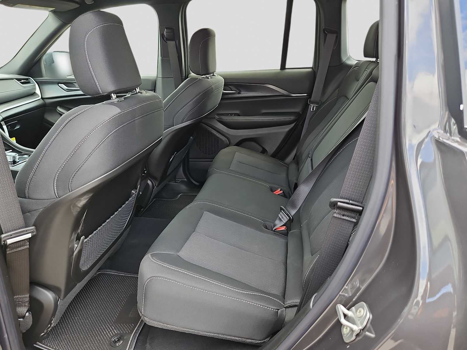2026 Jeep Grand Cherokee Laredo X
