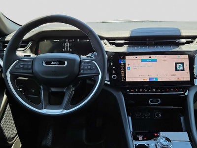 2026 Jeep Grand Cherokee Laredo Altitude