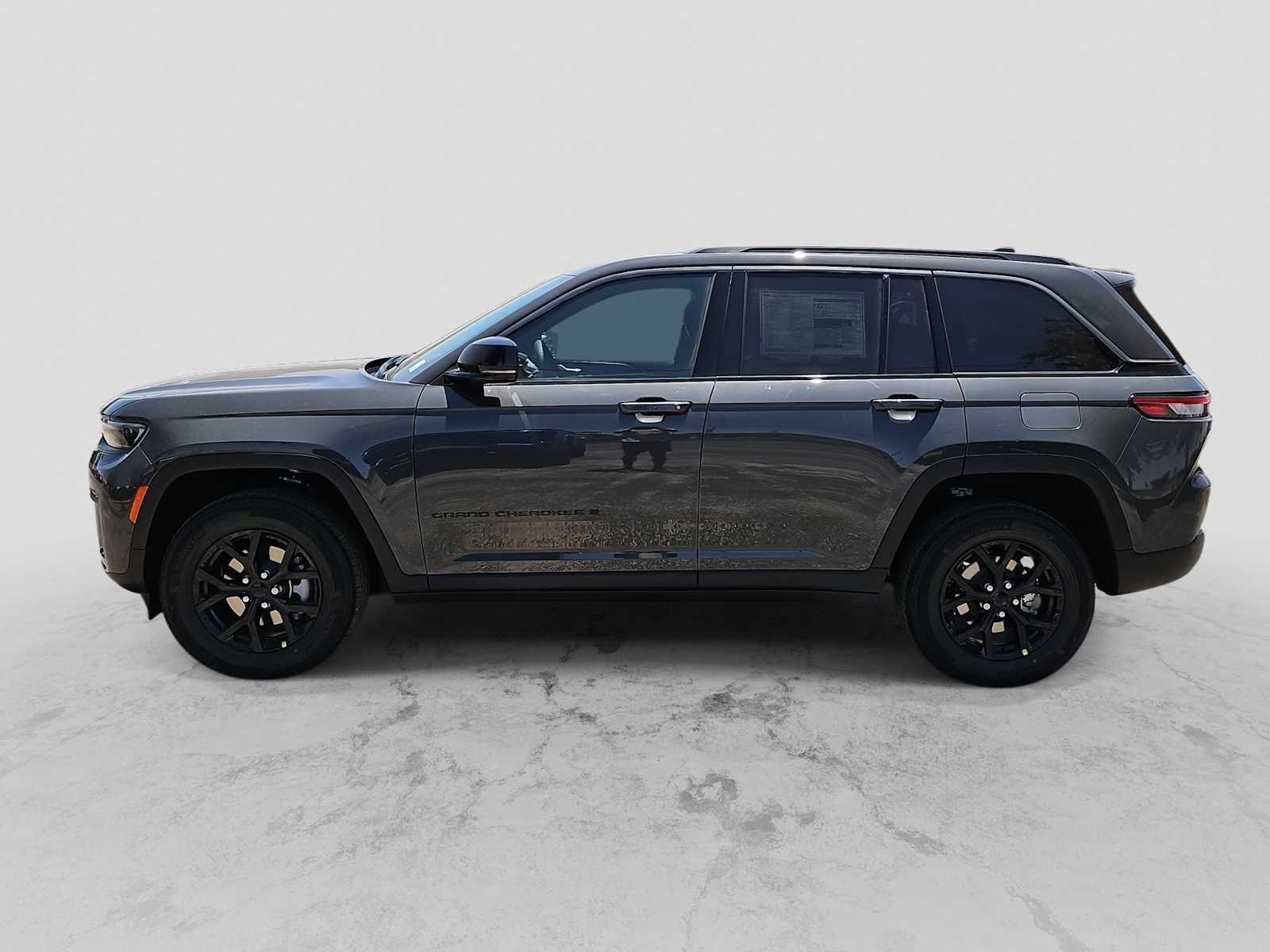 2026 Jeep Grand Cherokee Laredo Altitude