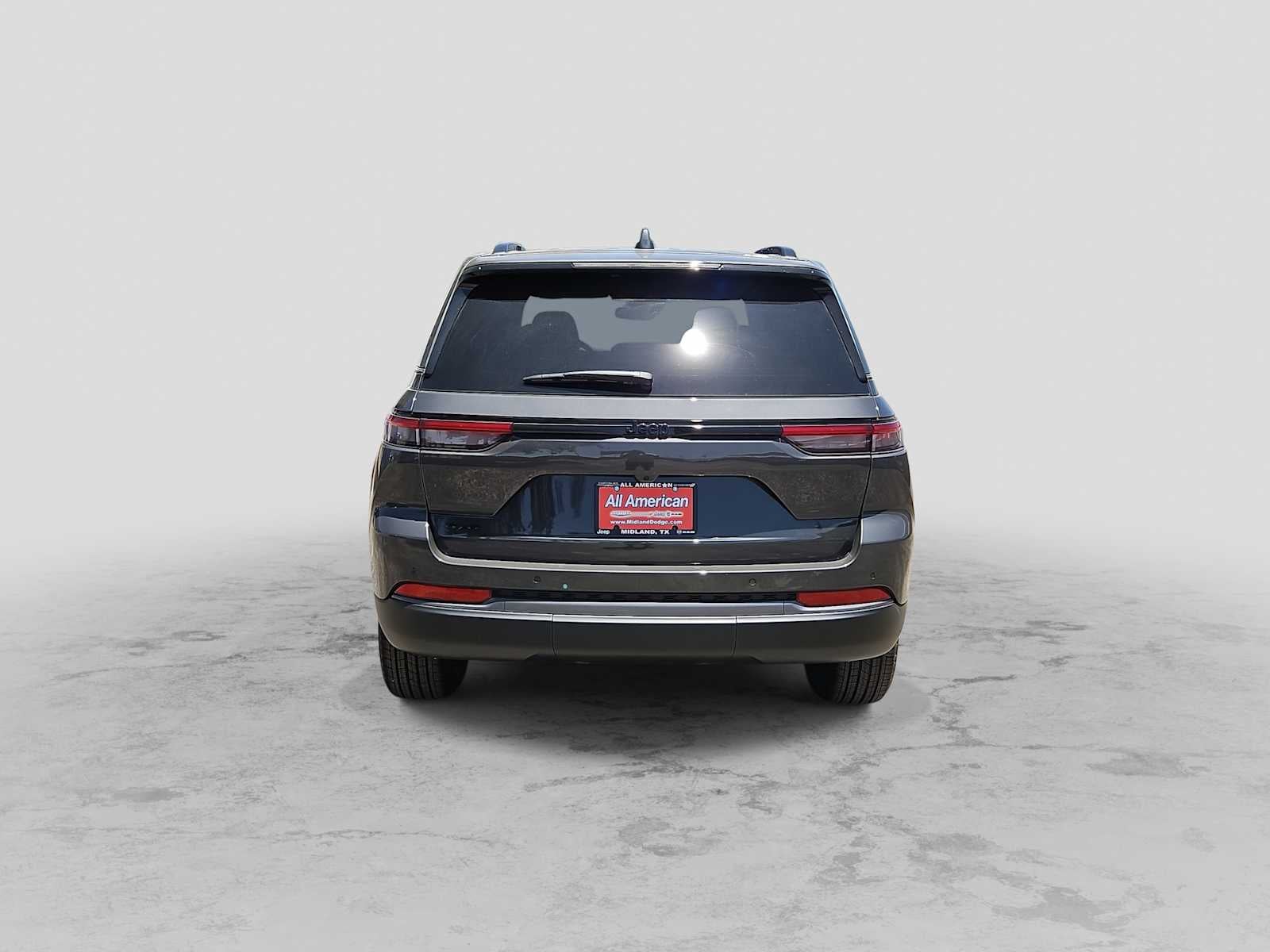 2026 Jeep Grand Cherokee Laredo Altitude