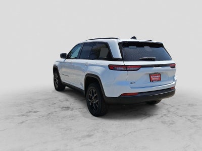 2026 Jeep Grand Cherokee Laredo Altitude