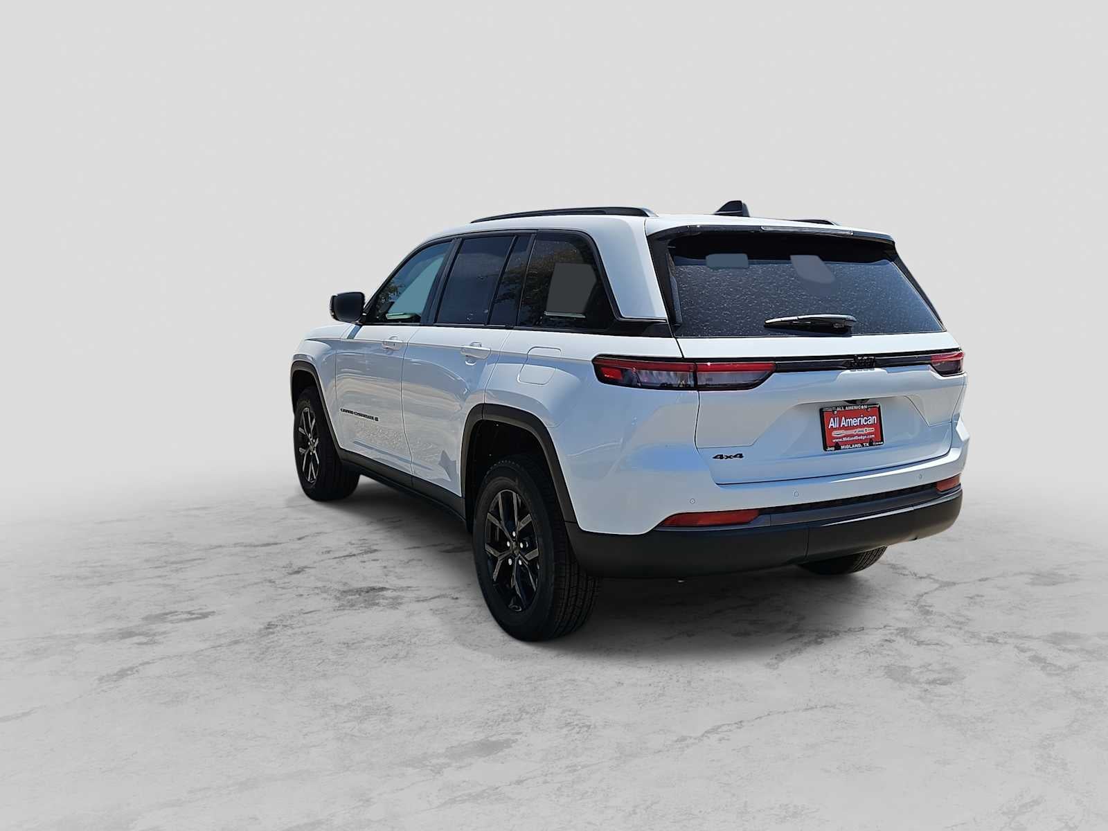2026 Jeep Grand Cherokee Laredo Altitude