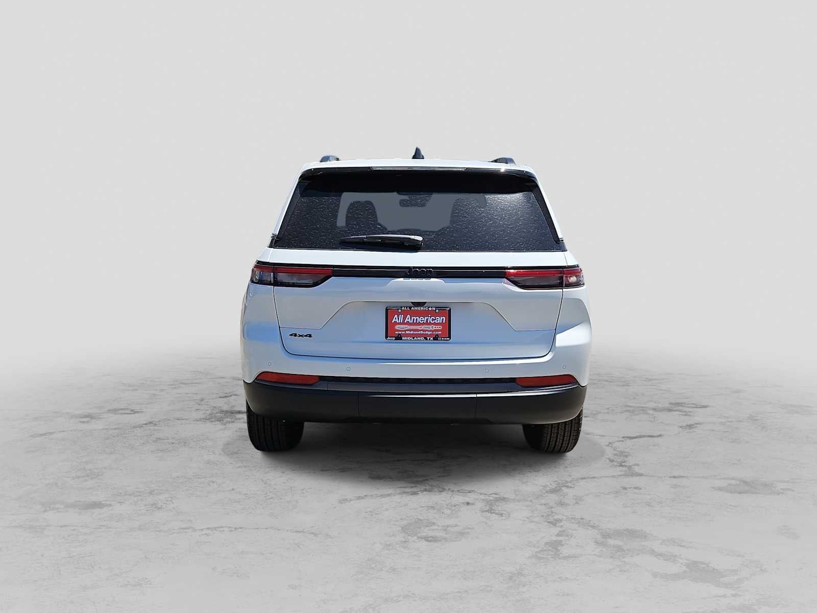 2026 Jeep Grand Cherokee Laredo Altitude