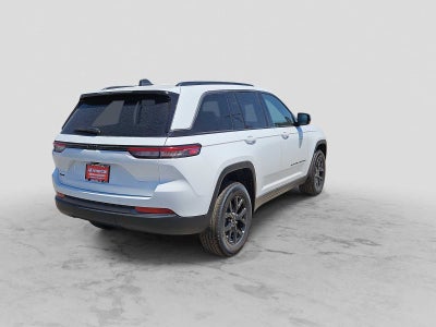 2026 Jeep Grand Cherokee Laredo Altitude