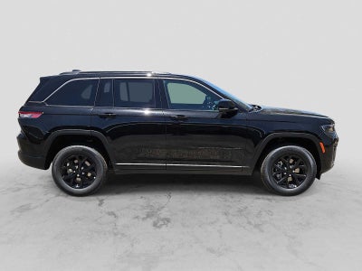 2026 Jeep Grand Cherokee Laredo Altitude