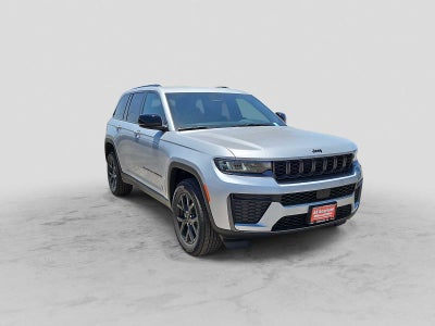 2026 Jeep Grand Cherokee Laredo Altitude