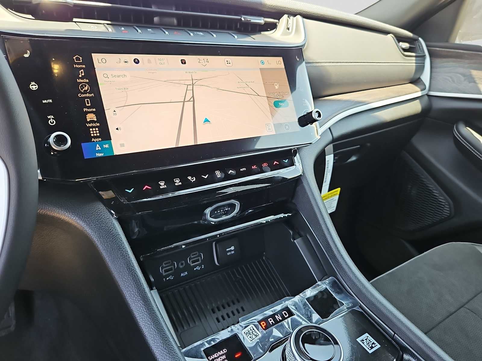 2026 Jeep Grand Cherokee Laredo Altitude