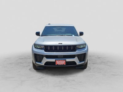 2026 Jeep Grand Cherokee Laredo Altitude