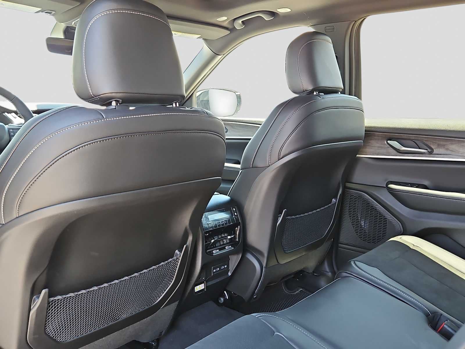 2026 Jeep Grand Cherokee L Laredo Altitude