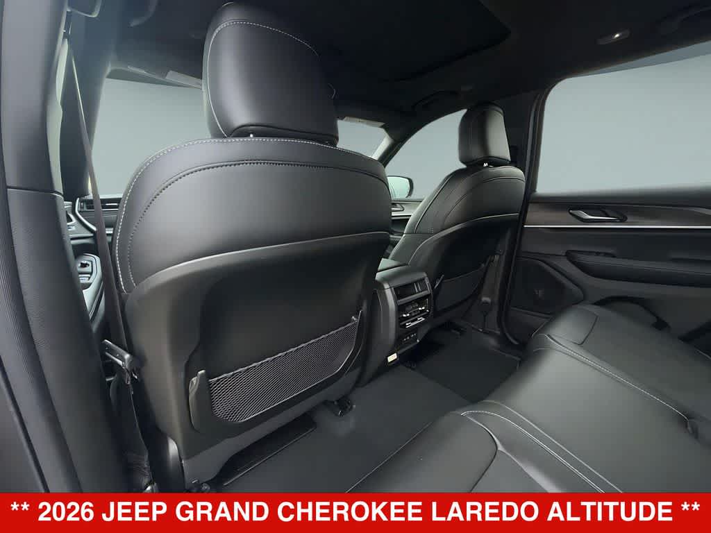 2026 Jeep Grand Cherokee Laredo Altitude