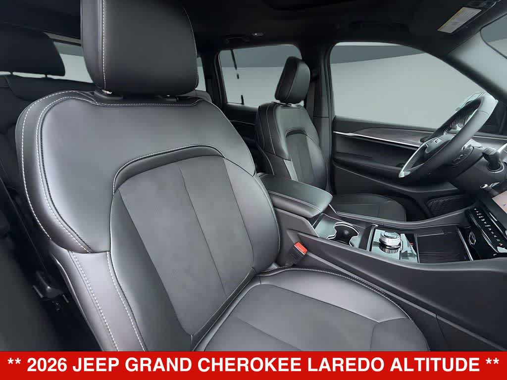 2026 Jeep Grand Cherokee Laredo Altitude