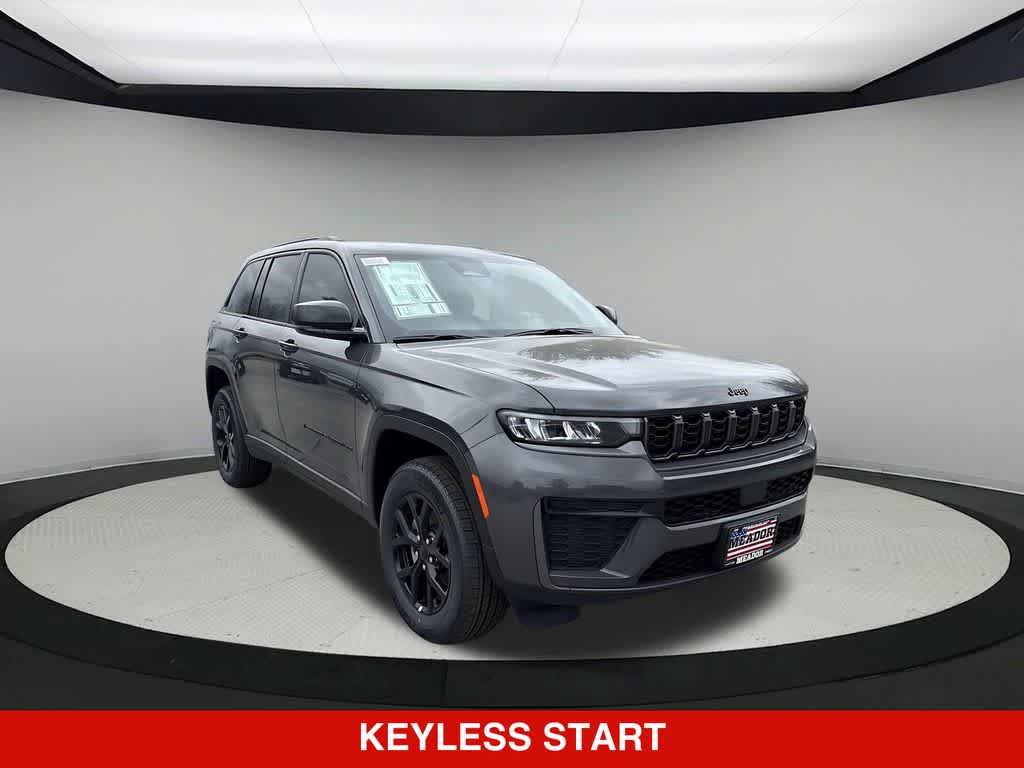 2026 Jeep Grand Cherokee Laredo Altitude