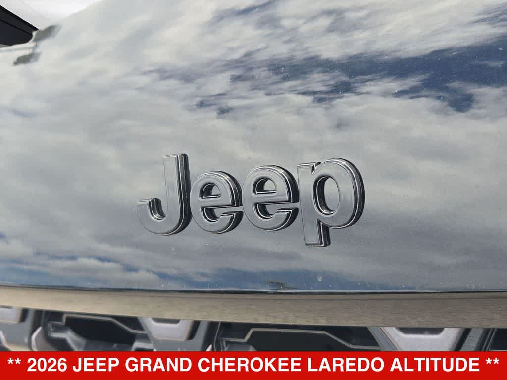 2026 Jeep Grand Cherokee Laredo Altitude