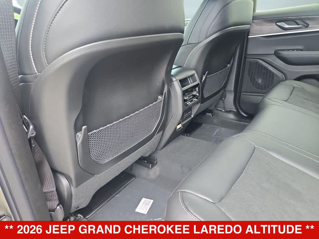 2026 Jeep Grand Cherokee Laredo Altitude