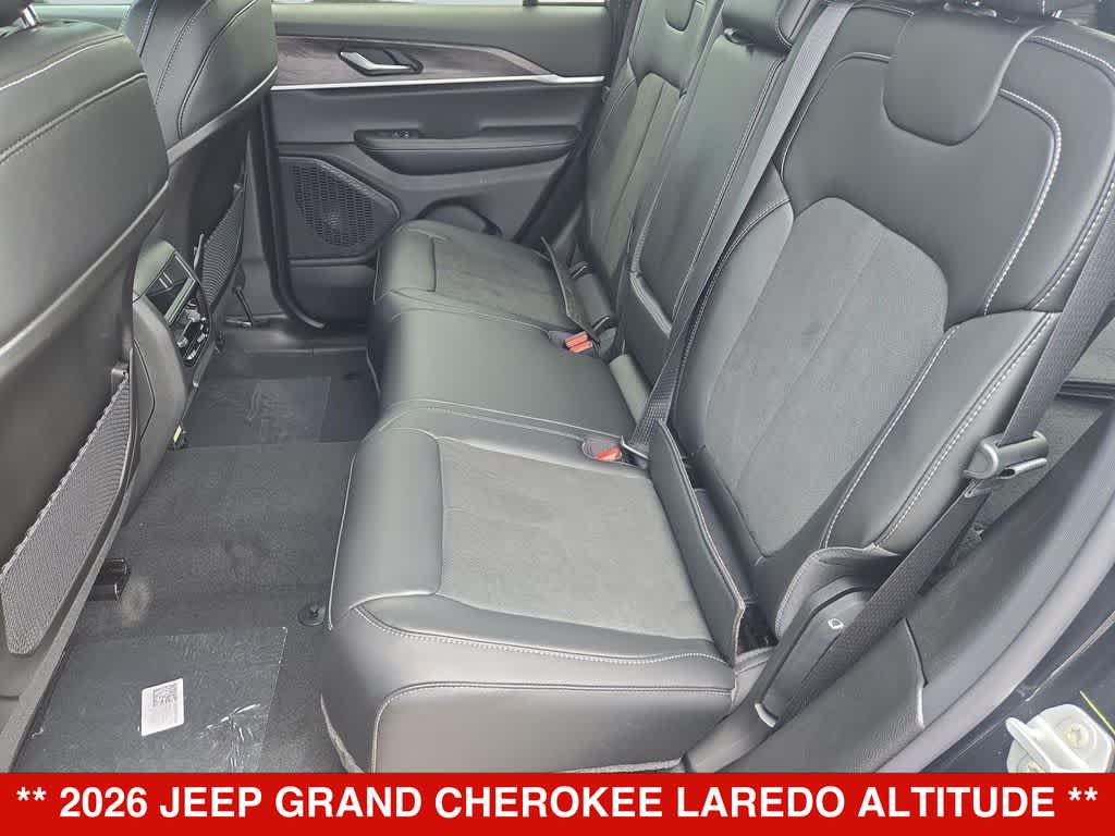 2026 Jeep Grand Cherokee Laredo Altitude