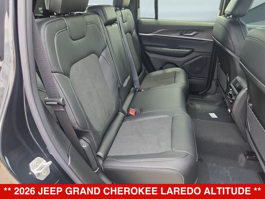 2026 Jeep Grand Cherokee Laredo Altitude
