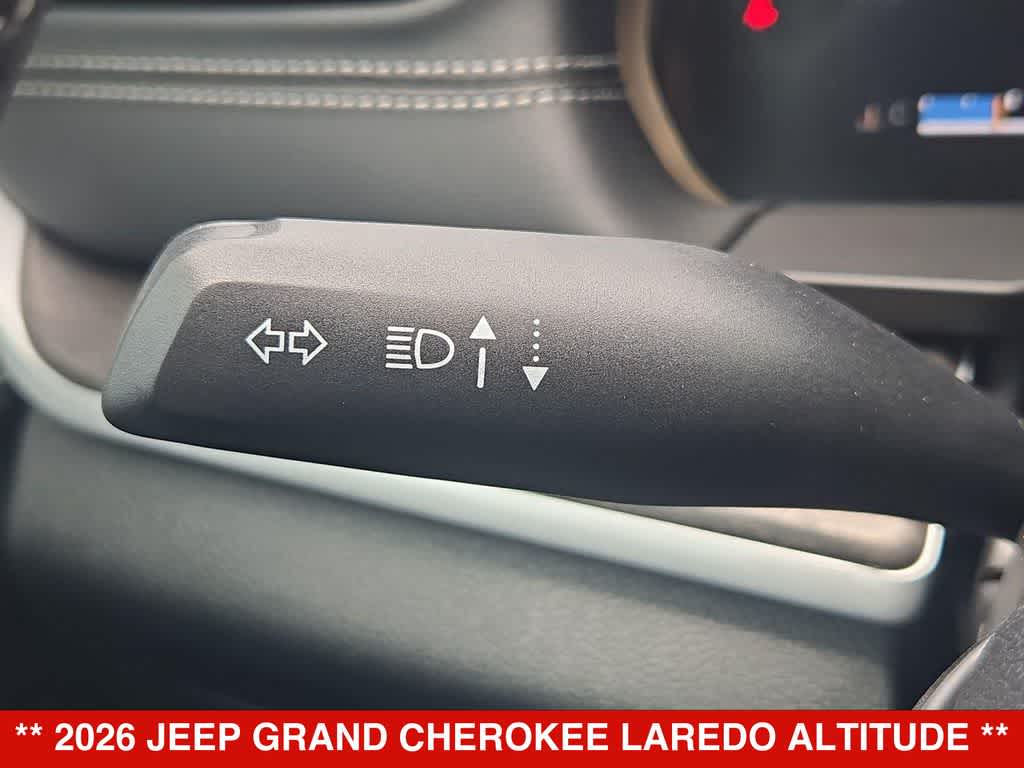 2026 Jeep Grand Cherokee Laredo Altitude