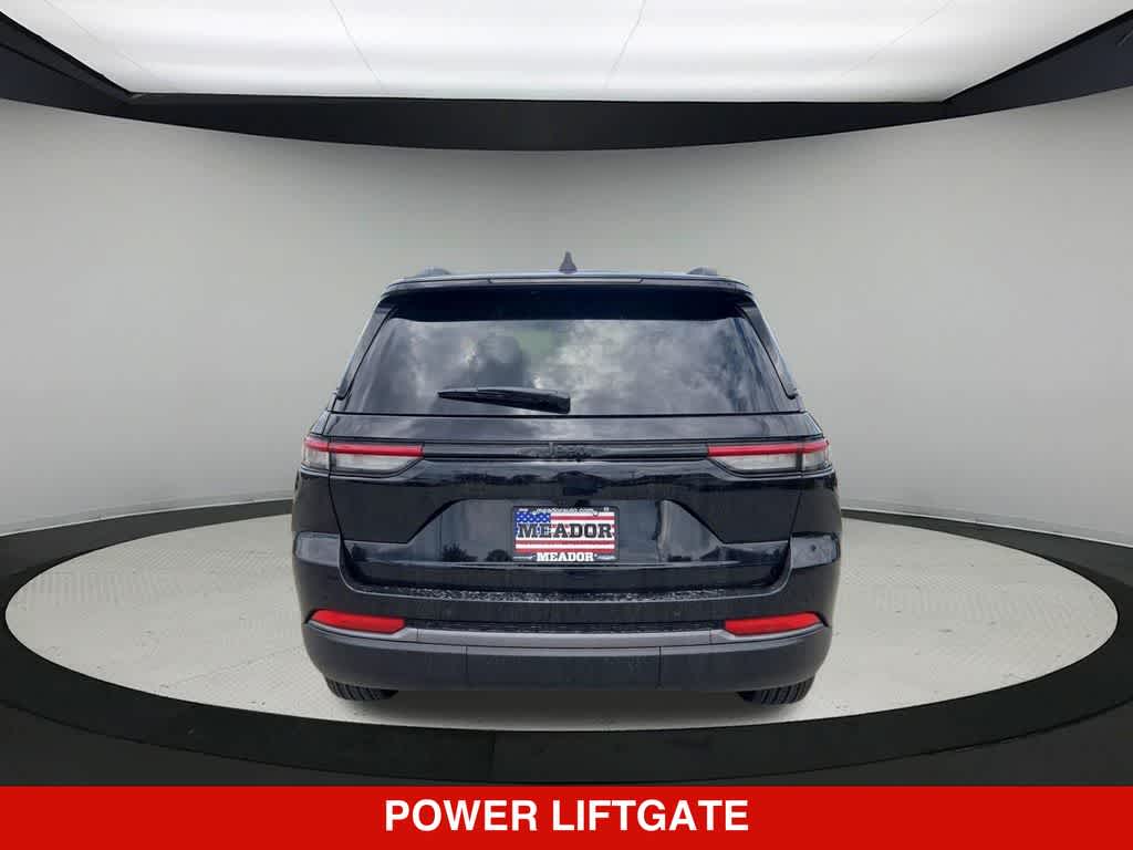 2026 Jeep Grand Cherokee Laredo Altitude