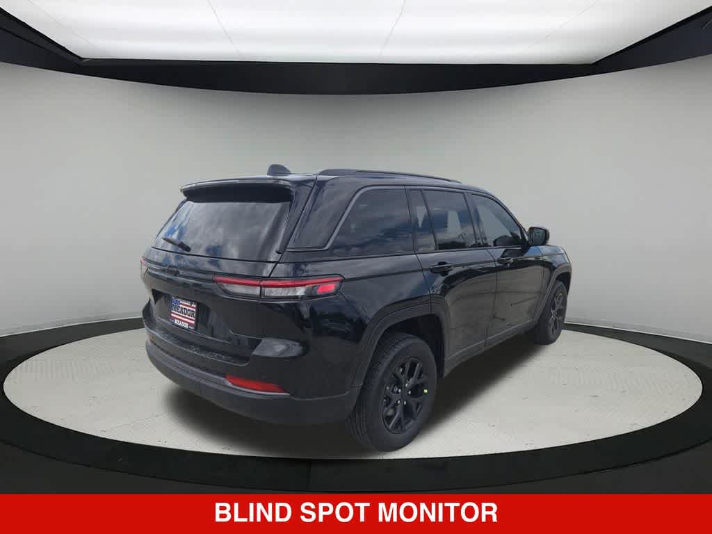 2026 Jeep Grand Cherokee Laredo Altitude