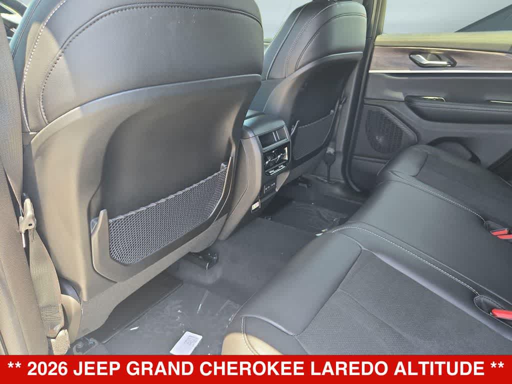 2026 Jeep Grand Cherokee Laredo Altitude
