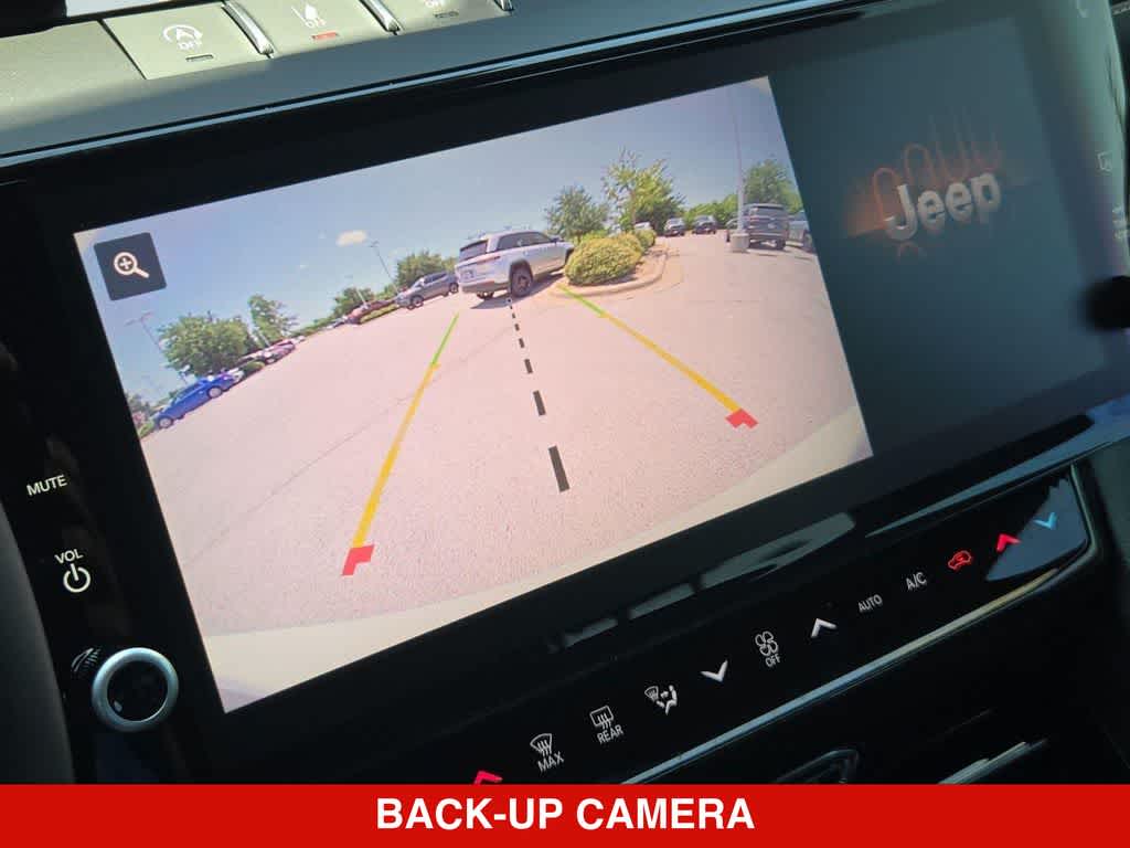 2026 Jeep Grand Cherokee Laredo Altitude