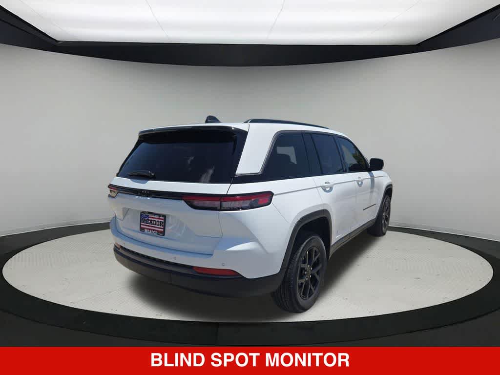 2026 Jeep Grand Cherokee Laredo Altitude