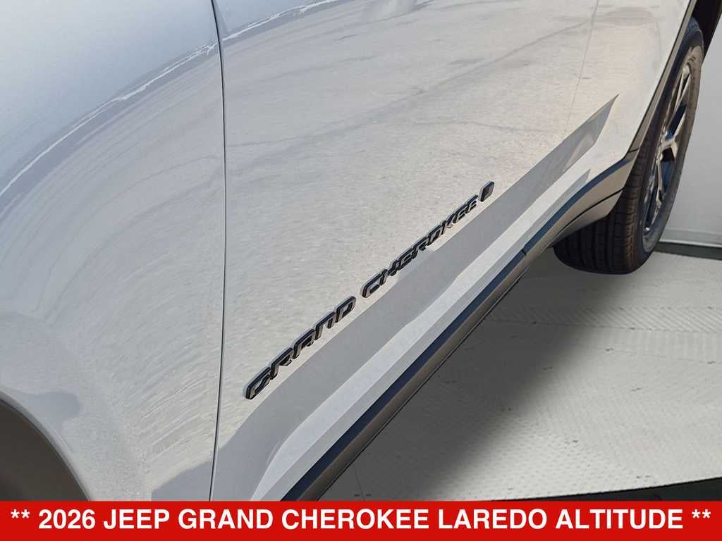 2026 Jeep Grand Cherokee Laredo Altitude