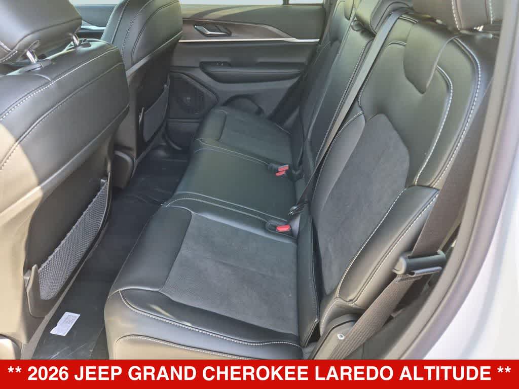 2026 Jeep Grand Cherokee Laredo Altitude