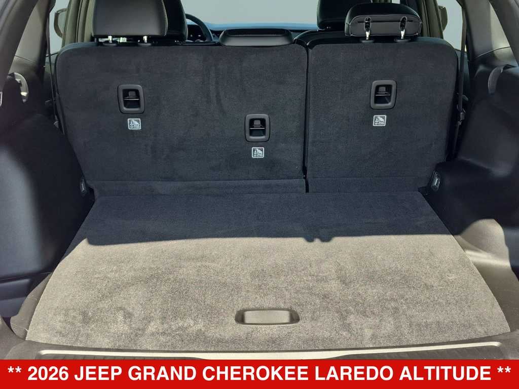2026 Jeep Grand Cherokee Laredo Altitude