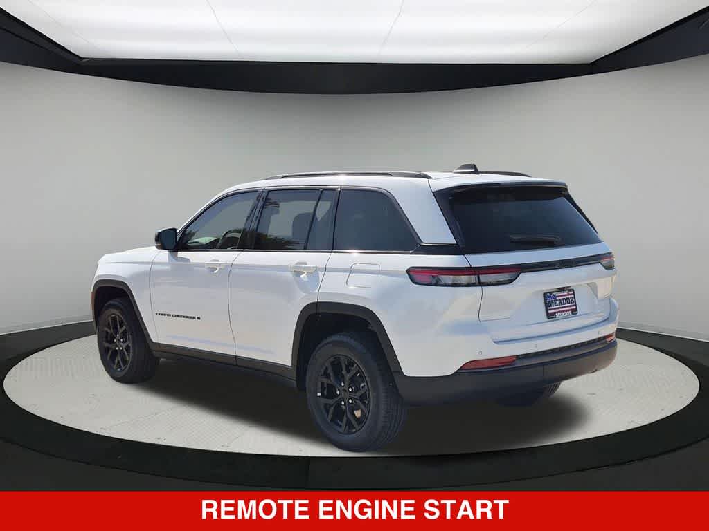 2026 Jeep Grand Cherokee Laredo Altitude
