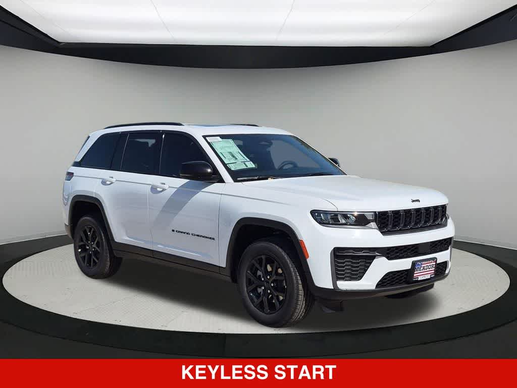 2026 Jeep Grand Cherokee Laredo Altitude