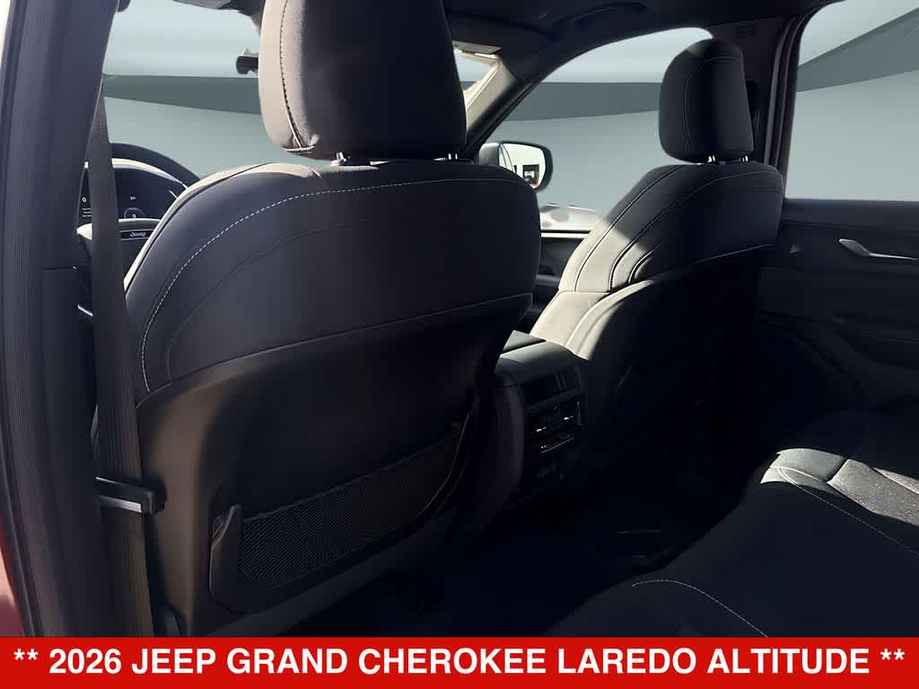2026 Jeep Grand Cherokee Laredo Altitude