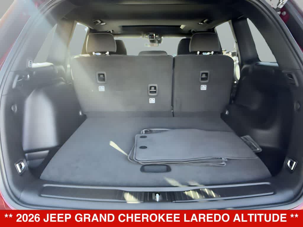 2026 Jeep Grand Cherokee Laredo Altitude