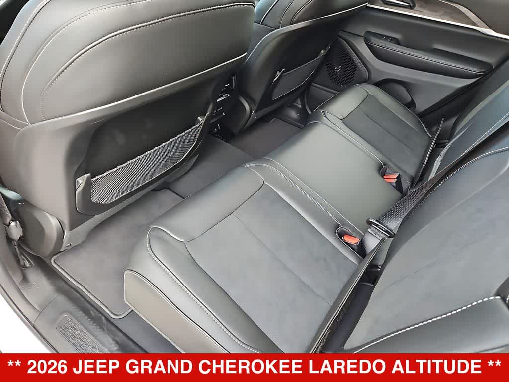 2026 Jeep Grand Cherokee Laredo Altitude