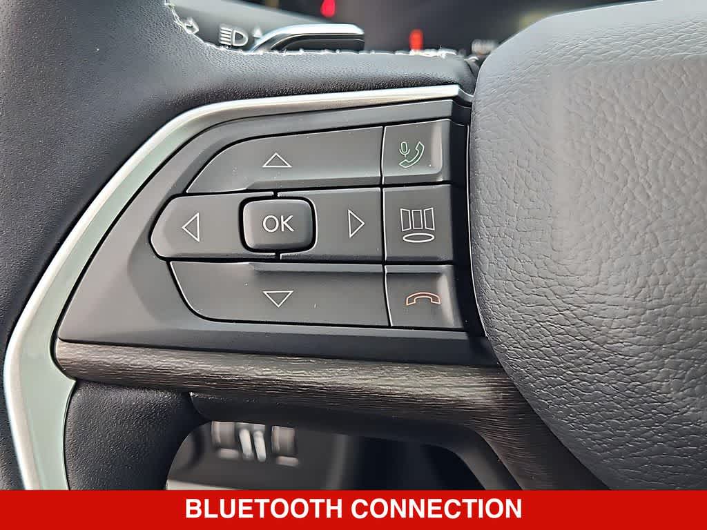 2026 Jeep Grand Cherokee Laredo Altitude