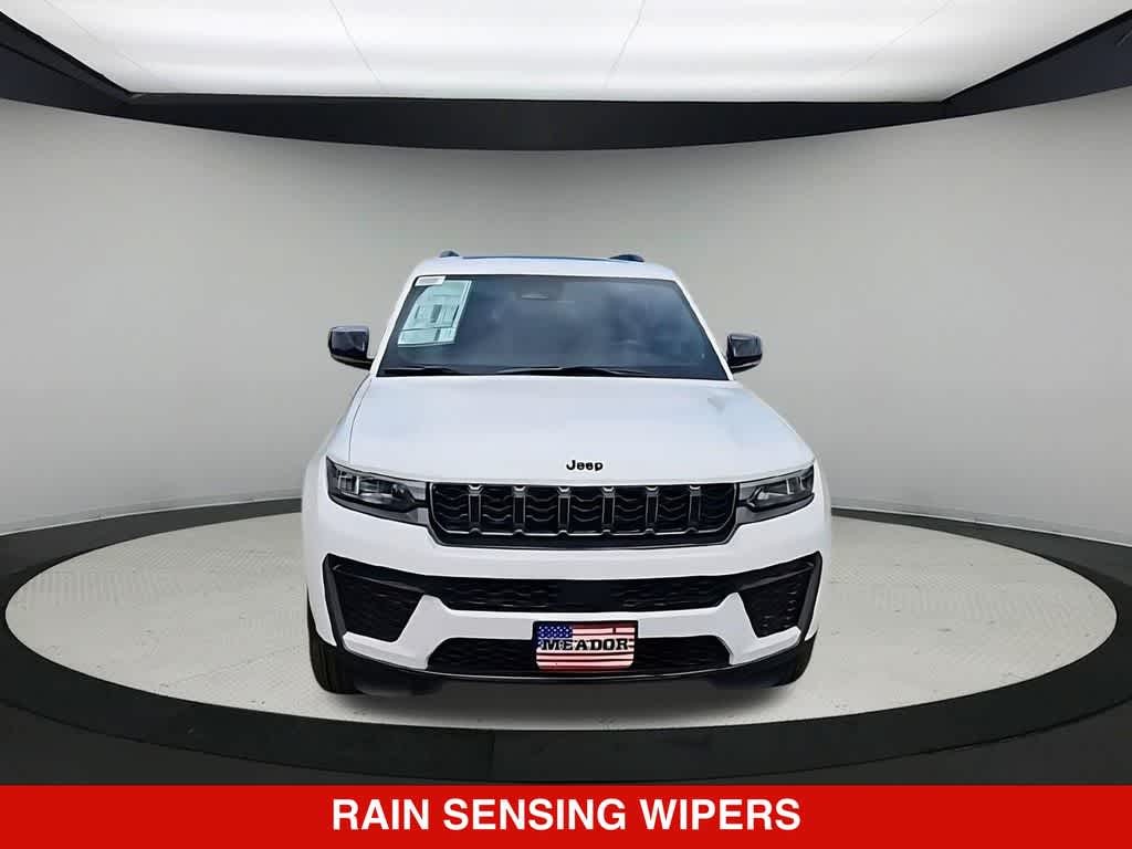 2026 Jeep Grand Cherokee Laredo Altitude