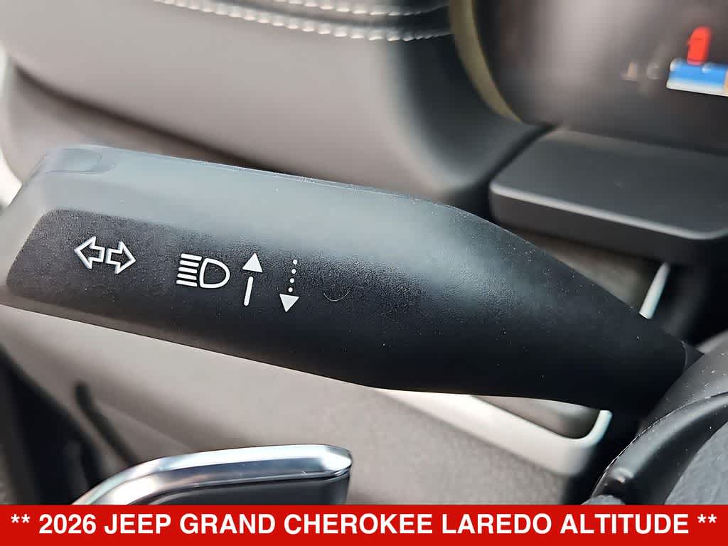 2026 Jeep Grand Cherokee Laredo Altitude