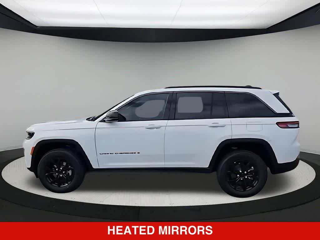 2026 Jeep Grand Cherokee Laredo Altitude