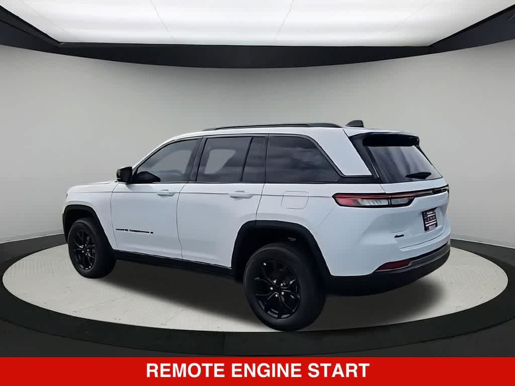 2026 Jeep Grand Cherokee Laredo Altitude