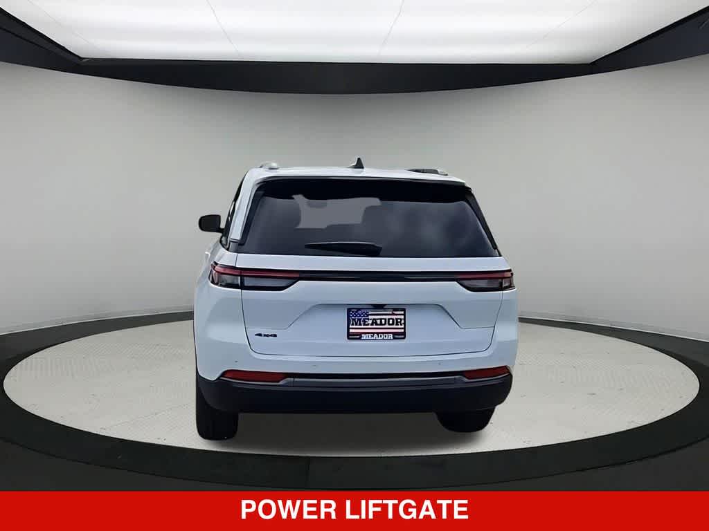 2026 Jeep Grand Cherokee Laredo Altitude