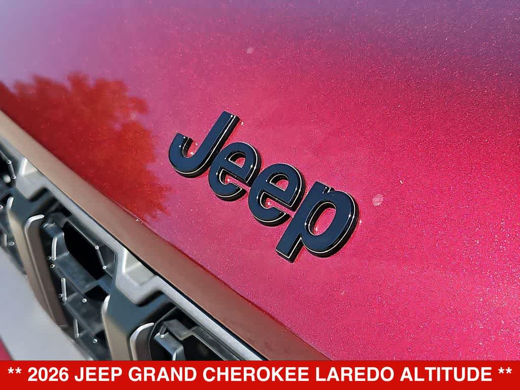 2026 Jeep Grand Cherokee Laredo Altitude