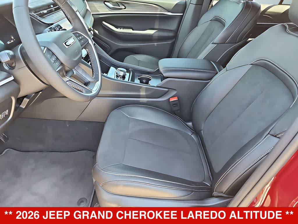 2026 Jeep Grand Cherokee Laredo Altitude