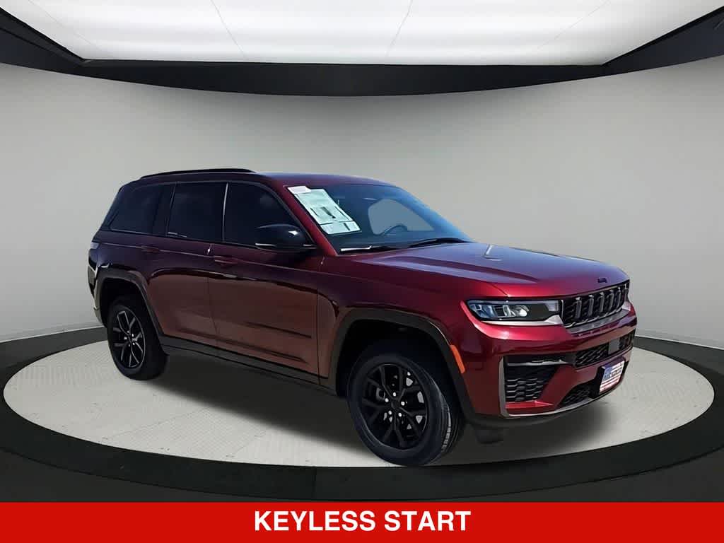 2026 Jeep Grand Cherokee Laredo Altitude