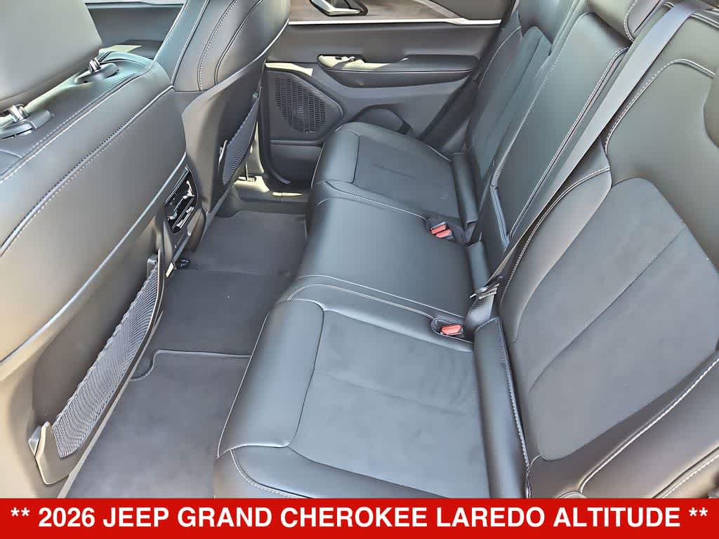 2026 Jeep Grand Cherokee Laredo Altitude