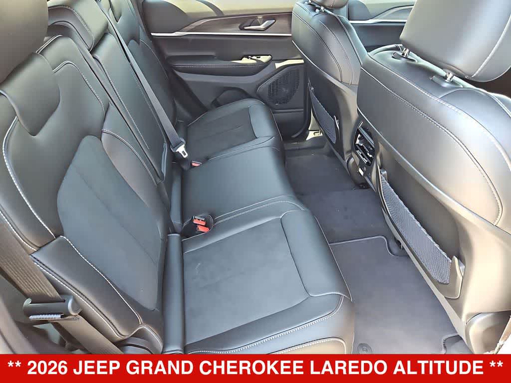 2026 Jeep Grand Cherokee Laredo Altitude