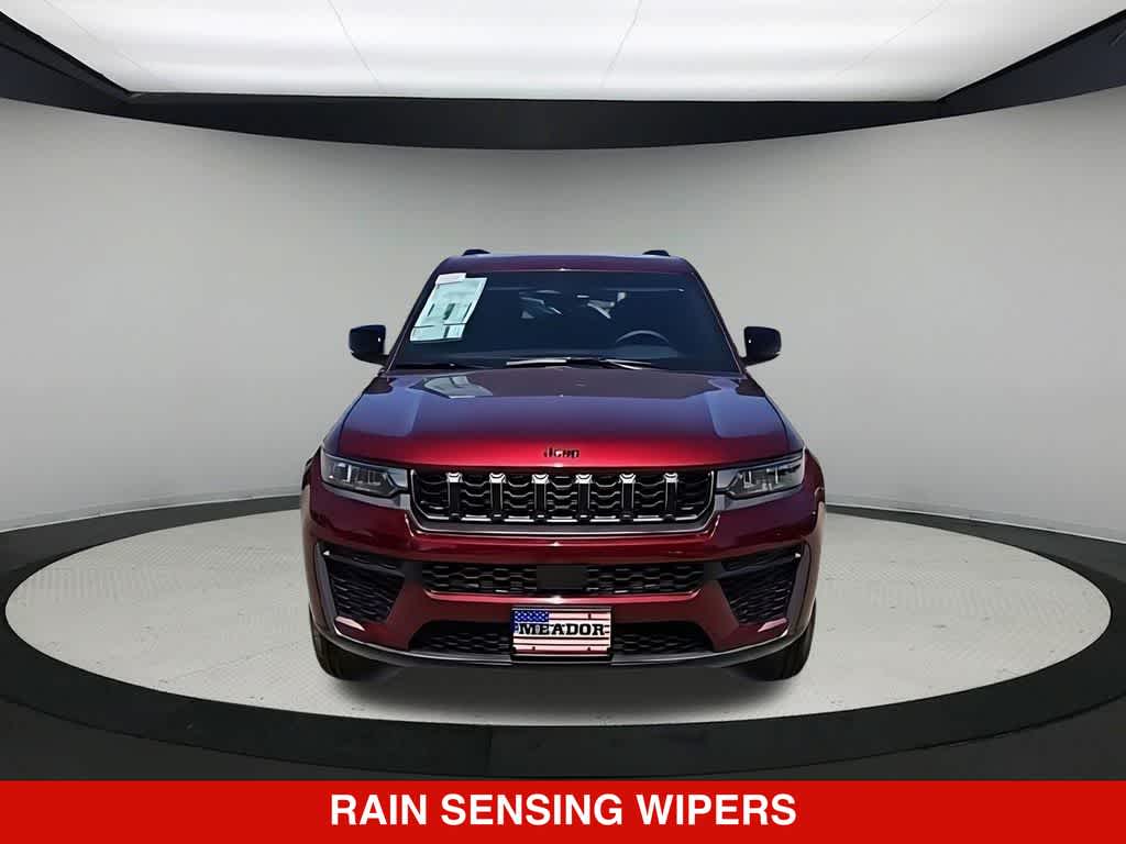 2026 Jeep Grand Cherokee Laredo Altitude